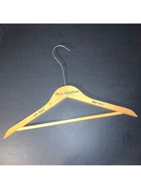 Holt Renfrew Brown Wood Hanger One Size